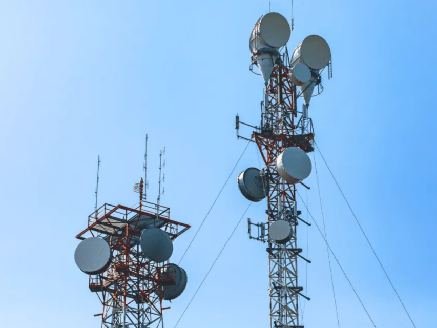 Dea-Chleachtais Cáblaithe an Lárionaid Sonraí:-Athbhreithniú Dheireadh na Bliana